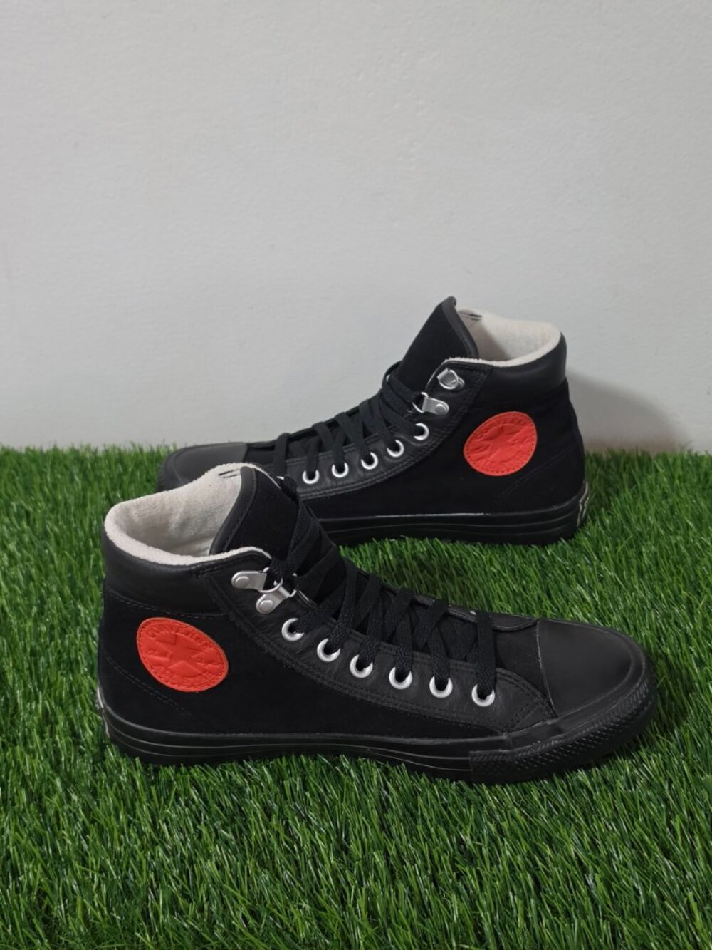 Converse Chuck Taylor All Star PC Sherpa Boot - Black / Red Patch - Size 8.5
